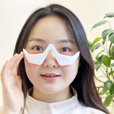 Máy điều trị ánh sáng đỏ LED chống lão hóa USB Type 3D Eye Vibration